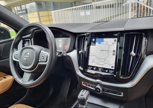Volvo XC 60 cena 144900 przebieg: 66893, rok produkcji 2019 z Warszawa małe 781